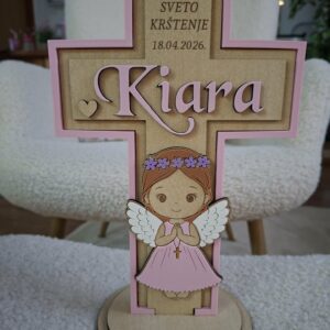 Personalizirani drveni križ za krštenje