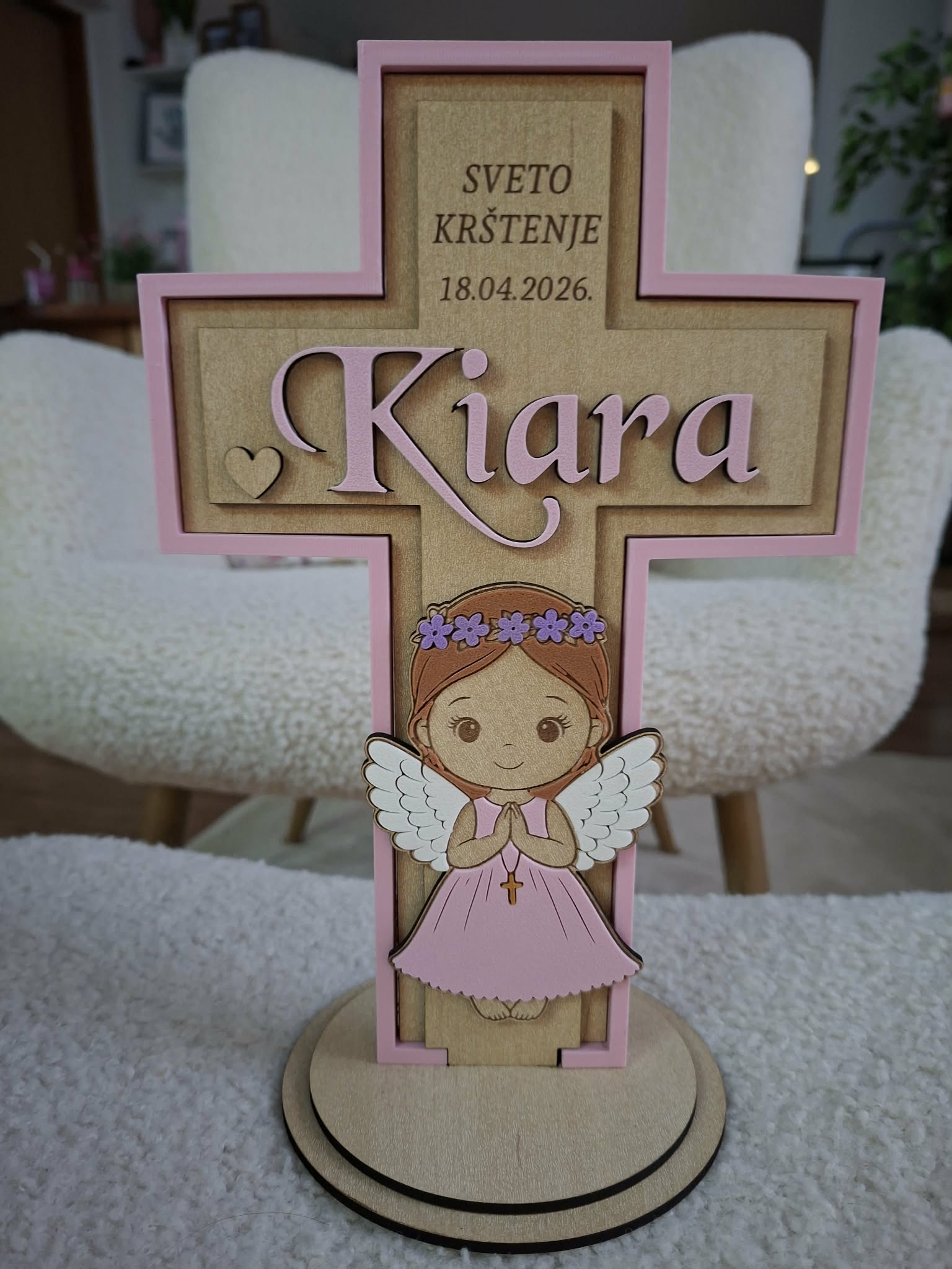 Personalizirani drveni križ za krštenje